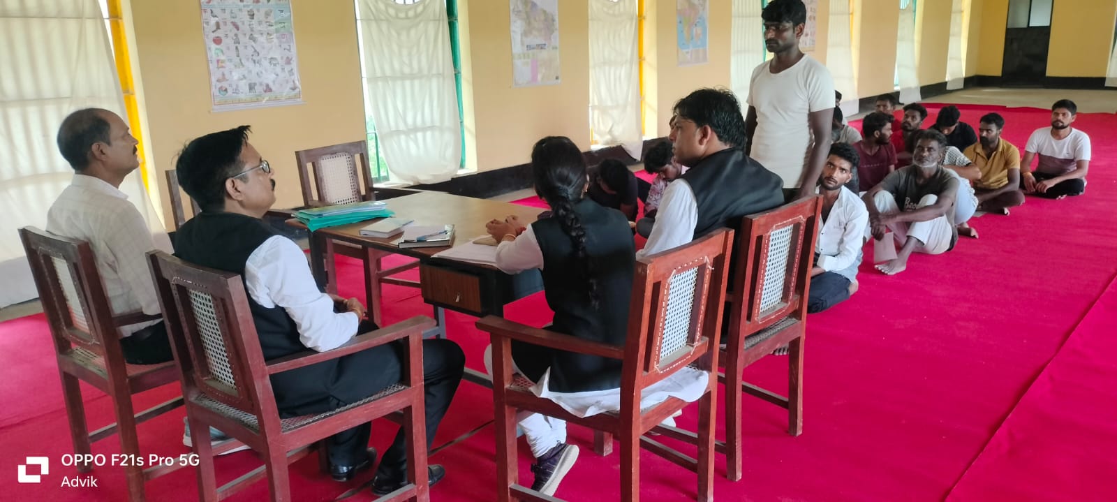 इंस्टाग्राम पर फेक आईडी के कारण फंस गया हूँ, छुड़ा दीजिए साहब !