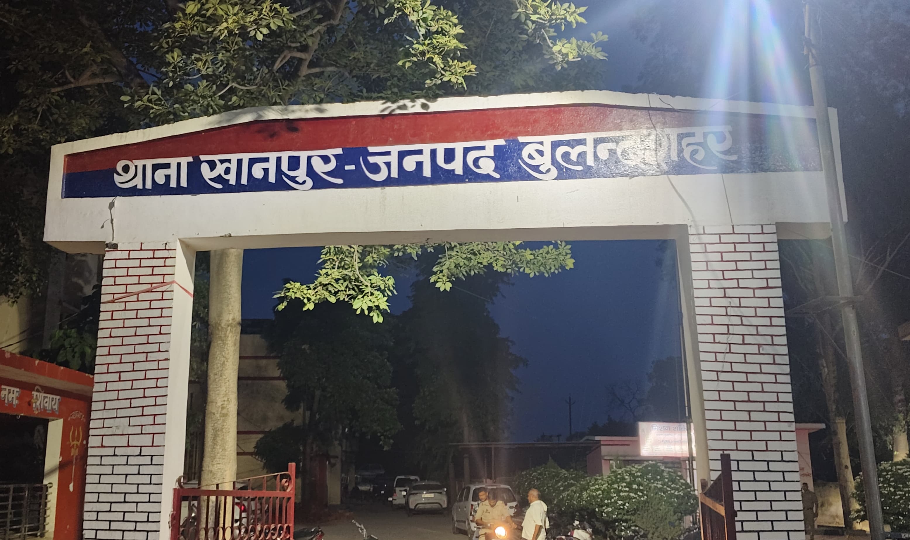 खानपुर में बेखौफ चोरों का कहर, इलेक्ट्रिकल दुकान का ताला तोड़ लाखों का माल समेट ले गए
