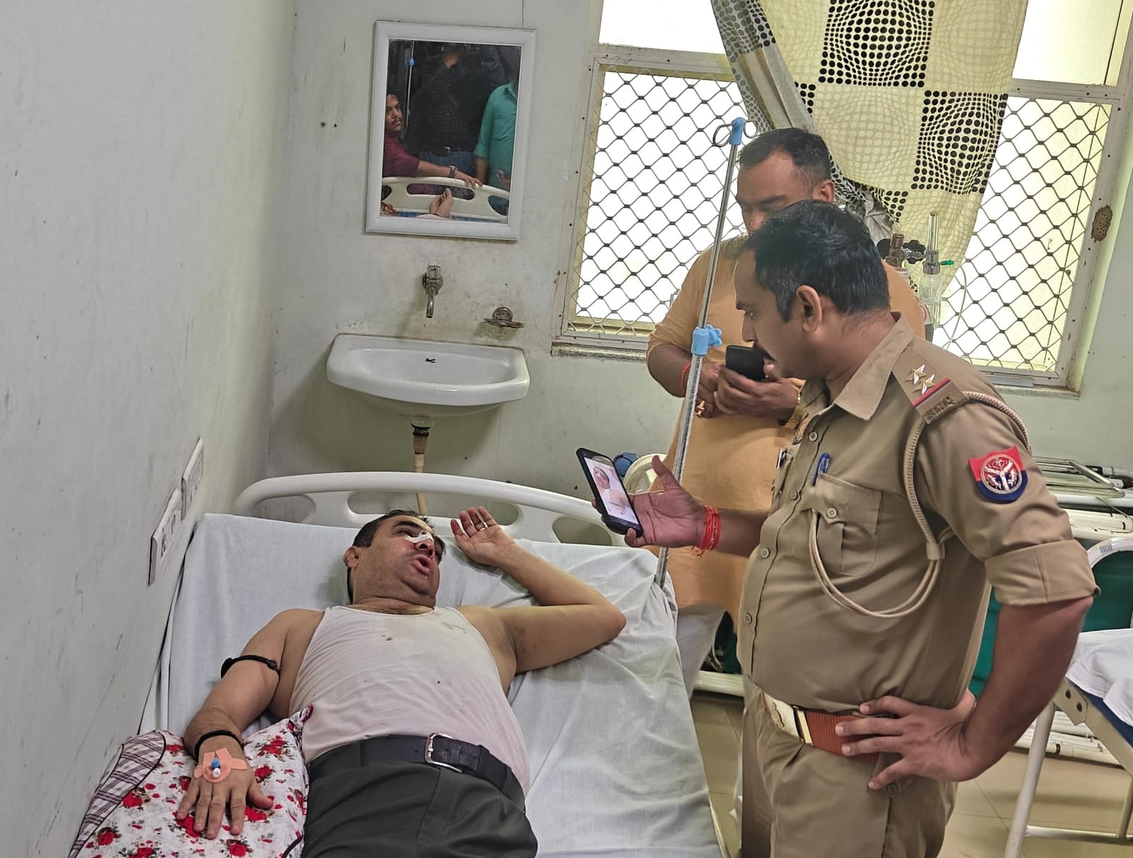 सपा नेता पर दिनदहाड़े जानलेवा हमला