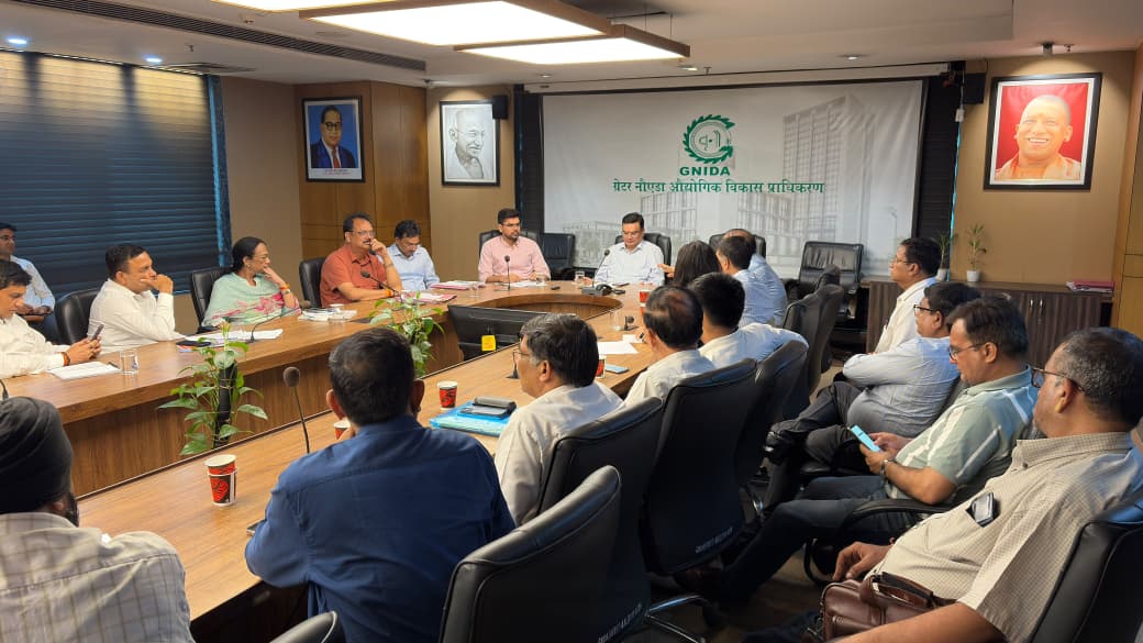 उद्योगों की समस्याओं को हल करने के लिए प्राधिकरण और उद्यमियों की बैठक