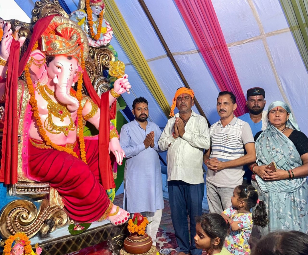 एचएमटी कालोनी में की गई भगवान श्री गणेश की प्रतिमा की स्थापना।